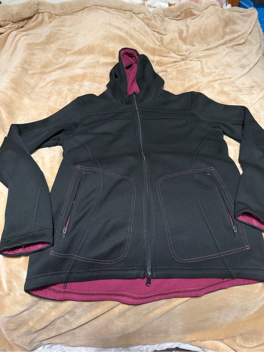 Athleta Women’s Black Hooded Jacket with Burgundy Lining Size Small
